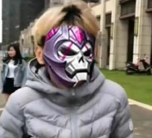 痛苦面具是什么意思？