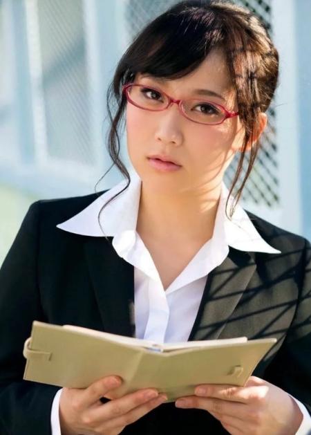 因为男友一句“你不够性感”而暗黑出道，9年时间成为演技派—仓多真央