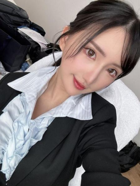 「楪可怜」6 月最新作品PRED-680，小秘书男友公司被收购，惨遭新任老头社长惦记！