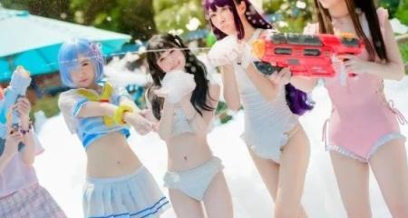 狗头萝莉回来了！身穿奶牛色比基尼现身水上乐园惊艳全场，网友：重新复出？